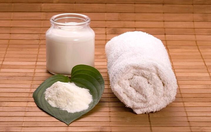 du bicarbonate de soude et une serviette pour une compresse pour l'agrandissement du pénis